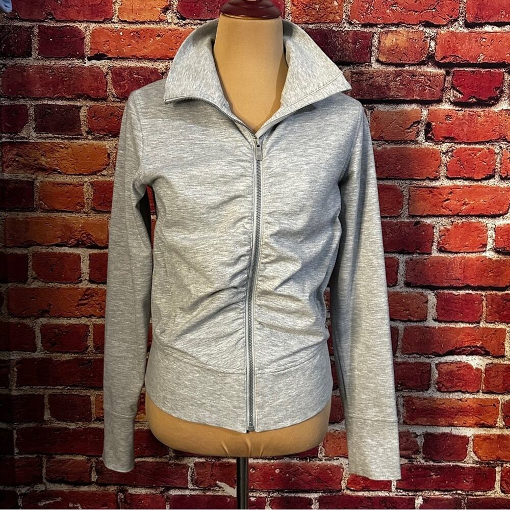 Lululemon jacket size 8